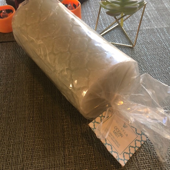 #65b NWOT Ocean Mist Scented Candle - Picture 6 of 13